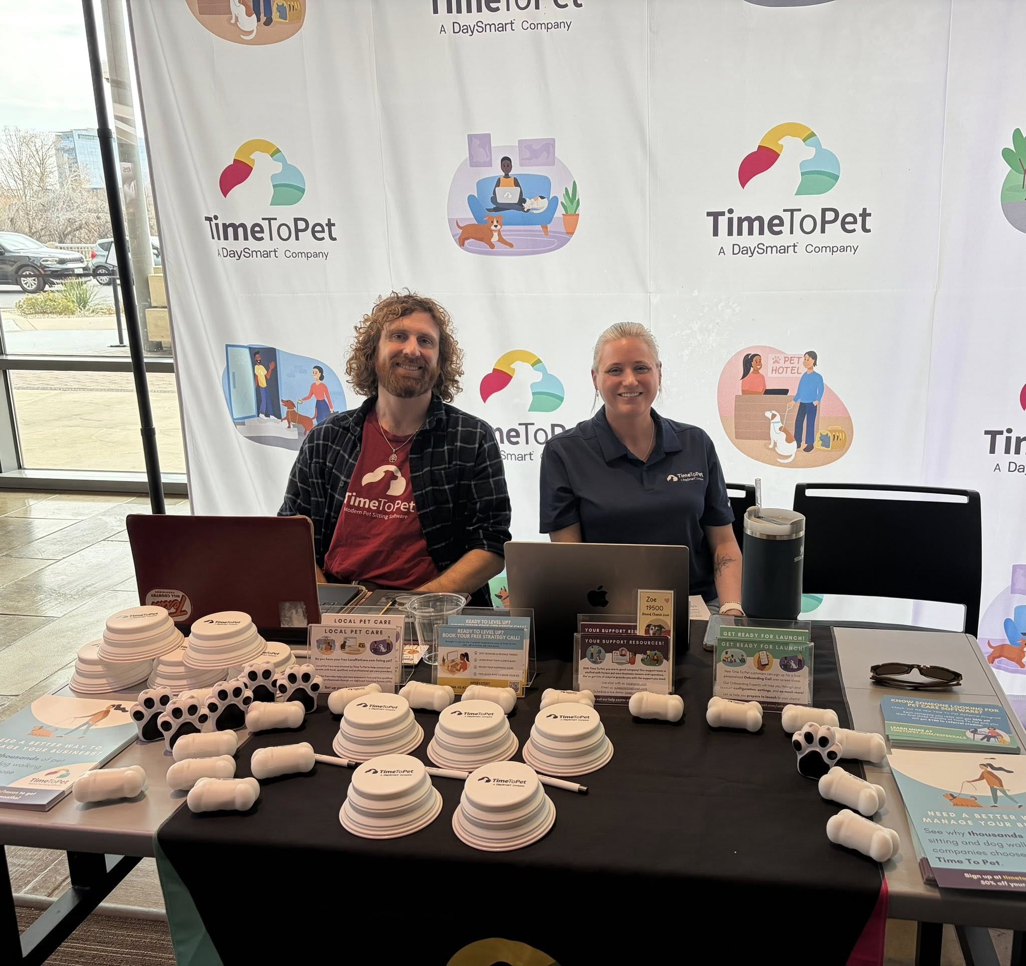 Time To Pet vendor booth